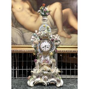 Magnifique Pendule En Porcelaine De Meissen Du XVIIIe Siècle