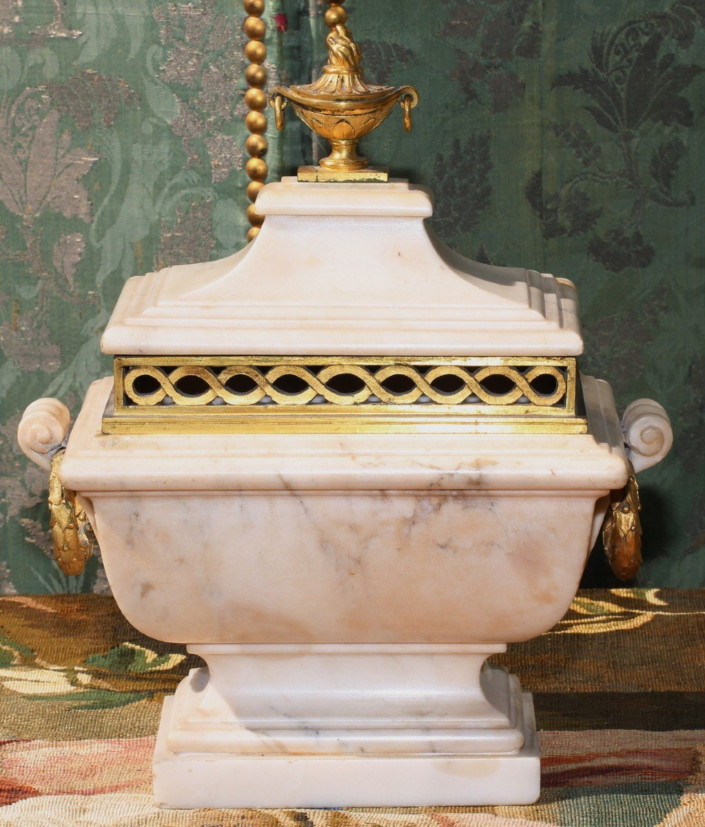 Perfume Burner In White Marble And Gilt Bronze Late 18th Century