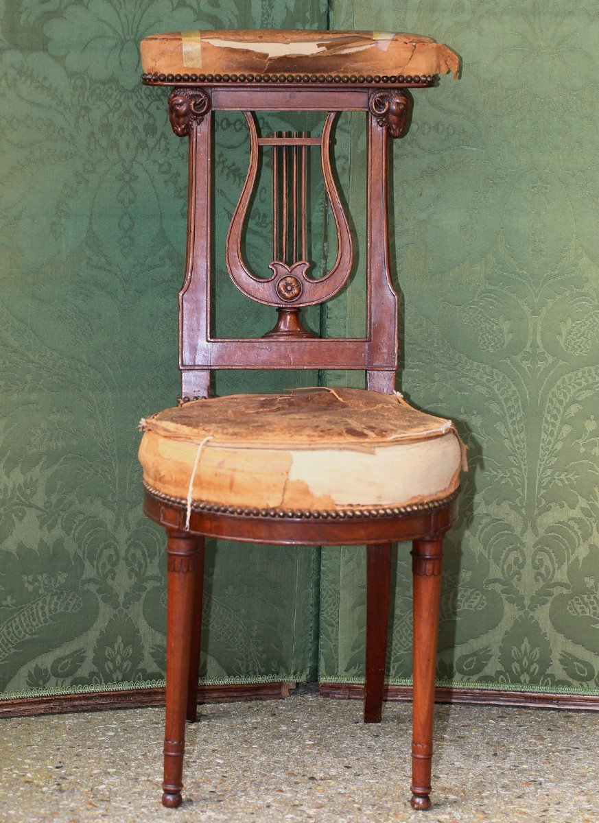 Chaise Ponteuse d'époque Louis XVI, En Acajou, à Décor De Têtes De Beliers, Attribuée à Jacob  