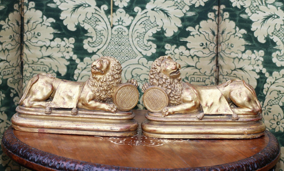 Italy, 17th Century, Pair Of Heraldic Lions In Gilded And Carved Wood-photo-3