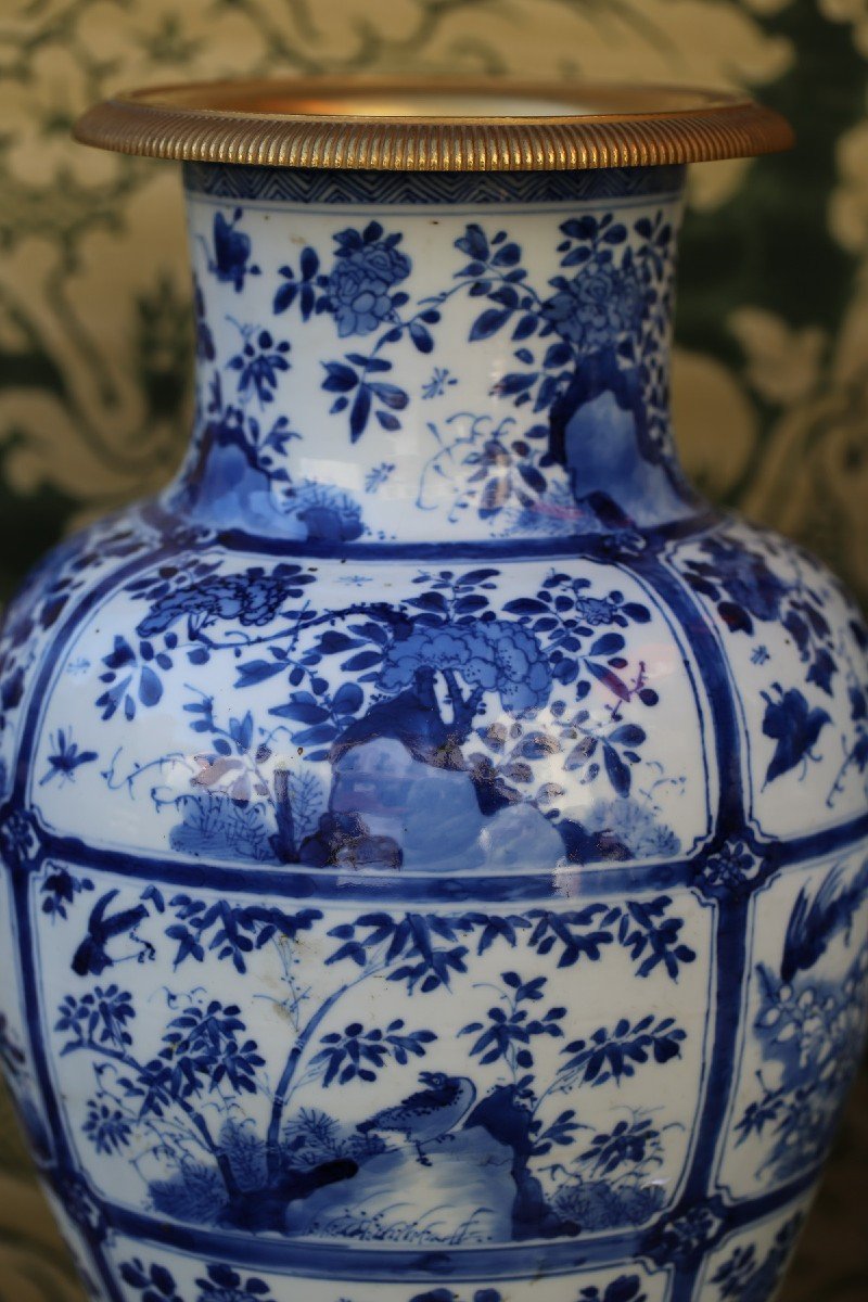 Chine époque Kangxi 1662-1722 Paire De Vases Balustres En Porcelaine Décor Bleu De Fleurs -photo-2