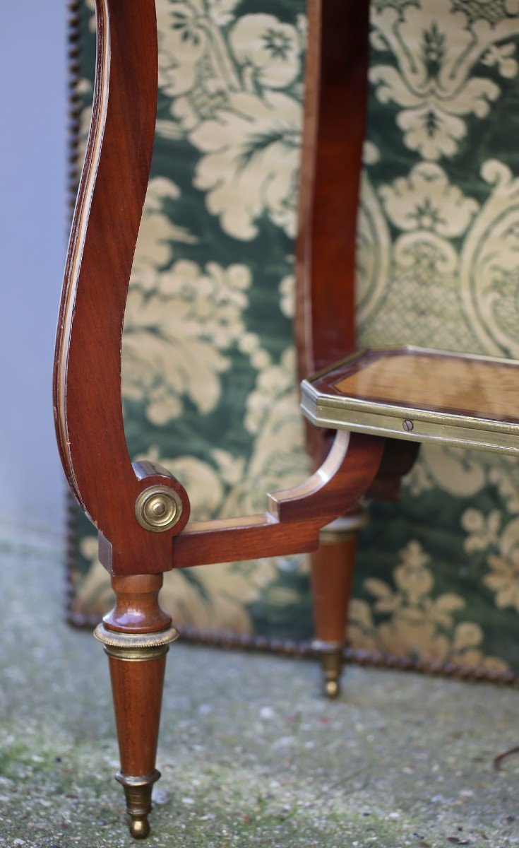 Pair Of Late 18th-early 19th Century Coffee Tables In Lemon Wood Veneer And Mahogany-photo-1