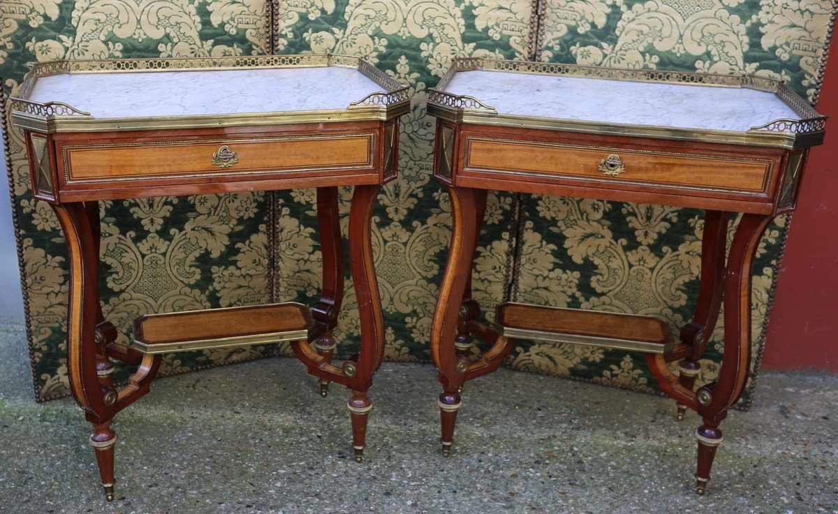 Pair Of Late 18th-early 19th Century Coffee Tables In Lemon Wood Veneer And Mahogany