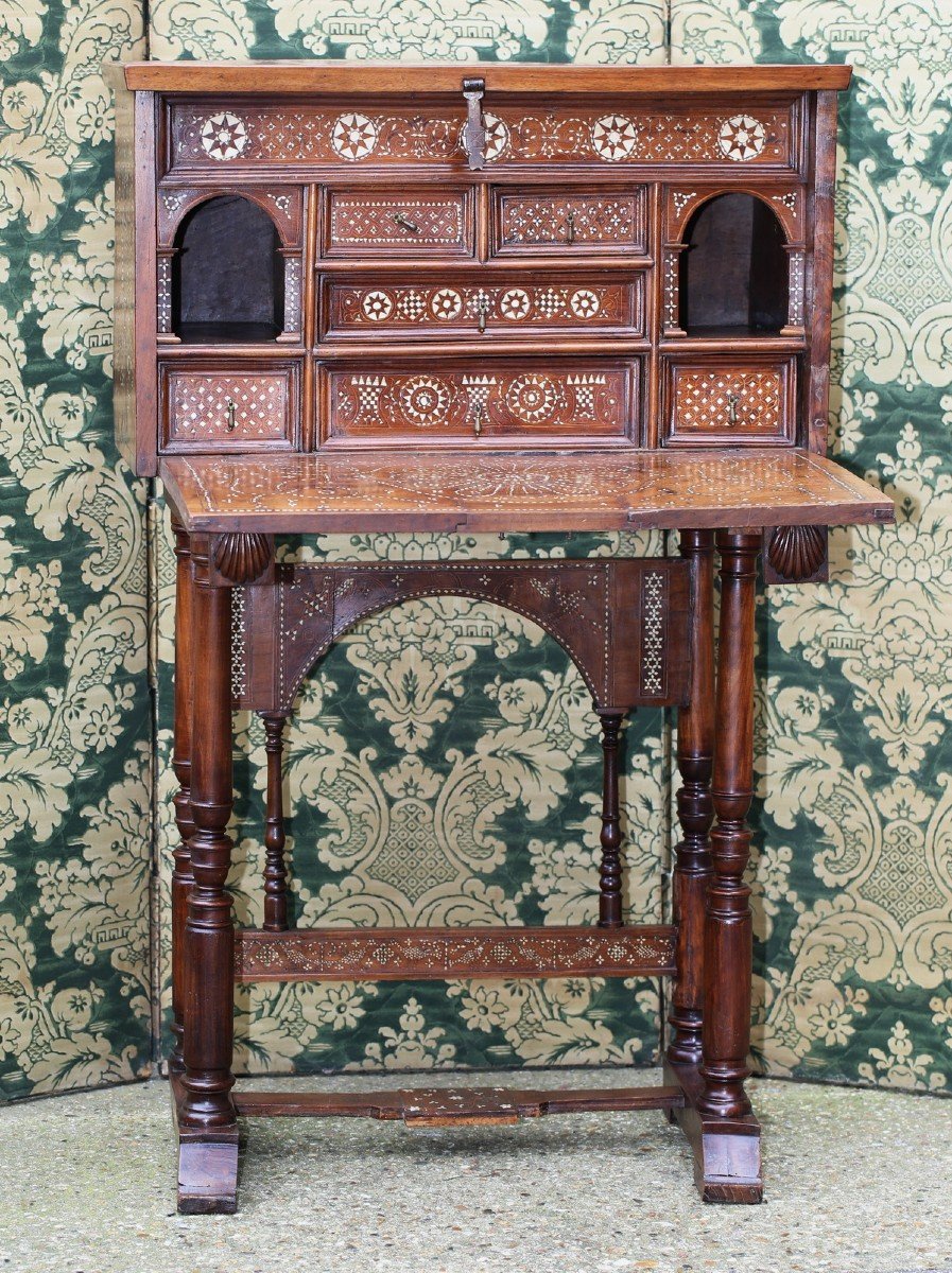 Cabinet Barguenio Mudejar, Aragone XVIème, En Noyer Incrusté d'Os 