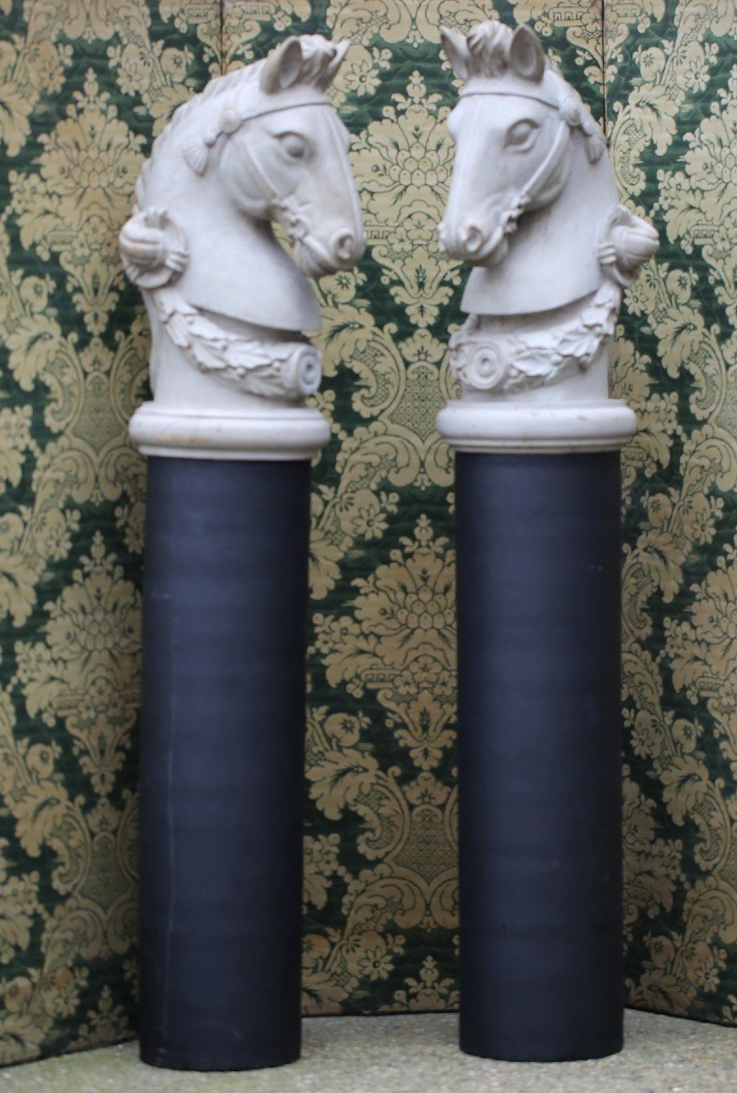 France Late 19th Century Pair Of Grey Lacquered Carved Wooden Horse Heads For Stable Stall-photo-4