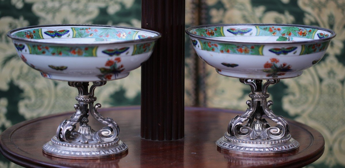 Odiot à Paris, Paire De Coupes En Porcelaine Chine Famille Verte Cerclées Argent .-photo-2