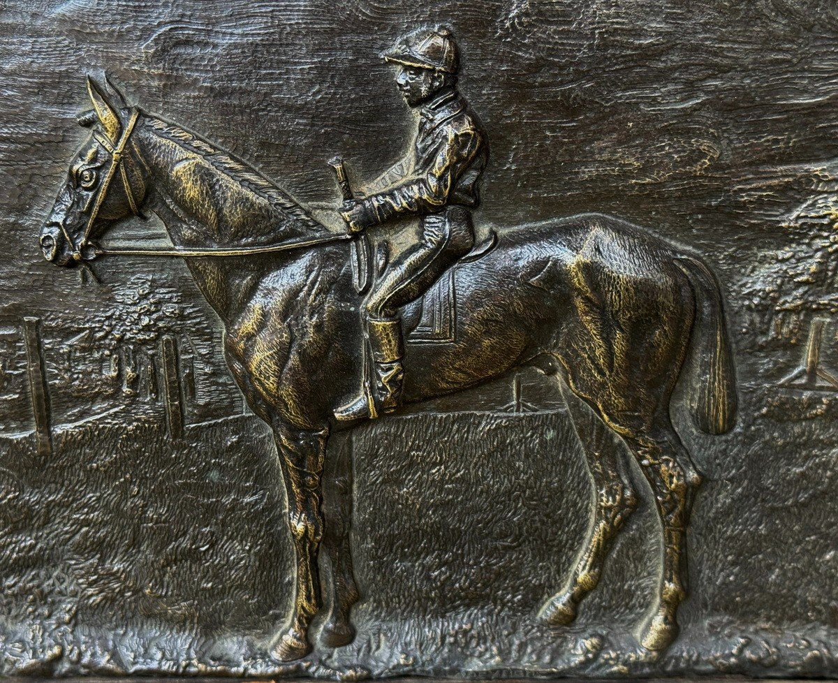 Bronze Plaque Depicting The Kilted Horse (b De Rothschild) And Its Jockey Cannon.-photo-2