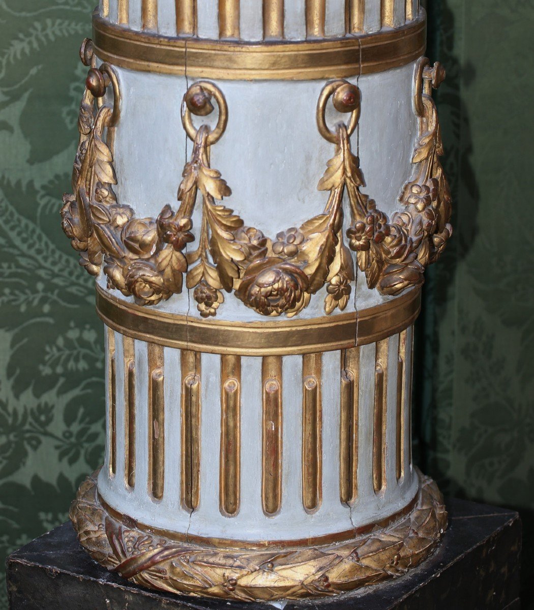 Pair Of Louis XVI Period Lacquered And Gilded Wood Columns Circa 1780-photo-2