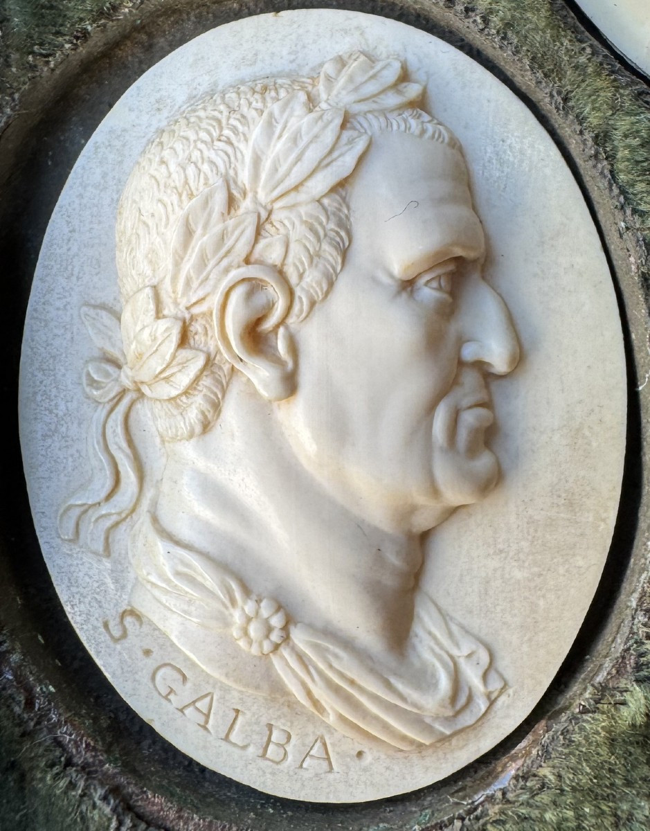 Giovanni Battista Pozzi 1670-1752 Attributed To, Box Of 52 Profiles Of Emperors In Ivory.-photo-5