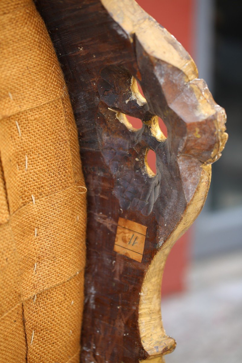 Paire De Larges Bergères d'époque Régence à Oreilles En Bois Doré Et Sculpté-photo-6