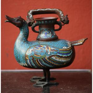 Japan Meiji Period, Archaic Vase In The Shape Of A Duck In Bronze And Champlevés Enamels