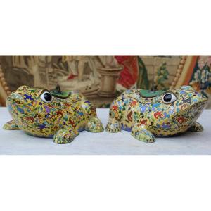 Chine XIXème, Deux Grenouilles En émaux Cloisonnés à, Décor De Scène De Vie Batracien.