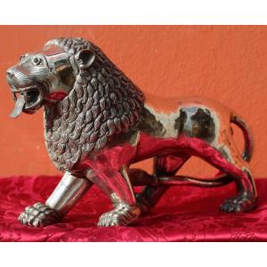 India Late 19th Century, Large Merchant Lion In Plated Silver.
