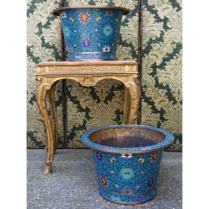 Chine Fin XIXème, Paire De Cache-pots En émail Cloisonné à Décor De Fleurs Sur Fond Bleu.