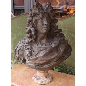 French School Of The 19th Century, Terracotta Bust Of Louis XIV On Marble Shower Pedestal 