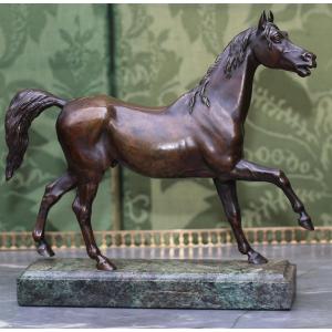 Ecole Française Début XIXème, Cheval Au Trot, épreuve En Bronze à Patine Brune.