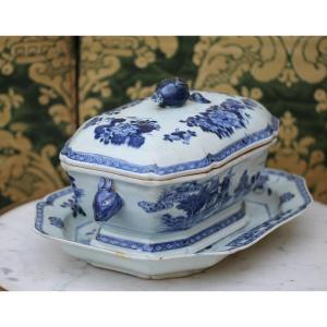 China XVIII Dynasty King Covered Terrine Porcelain White Blue Cie Des Indes.