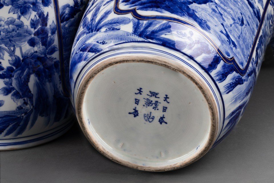 A Pair Of Japanese Porcelain Planters, 19th Century-photo-2