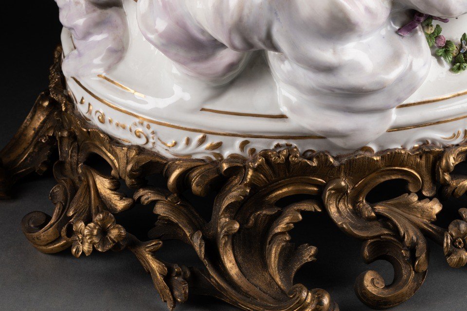 Groupe En Porcelaine Sur Un Socle En Bronze Doré, 19e siècle-photo-5