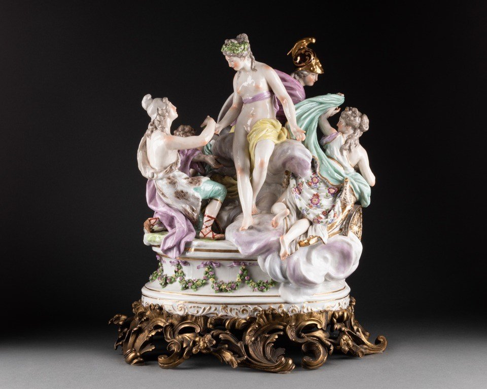 Groupe En Porcelaine Sur Un Socle En Bronze Doré, 19e siècle