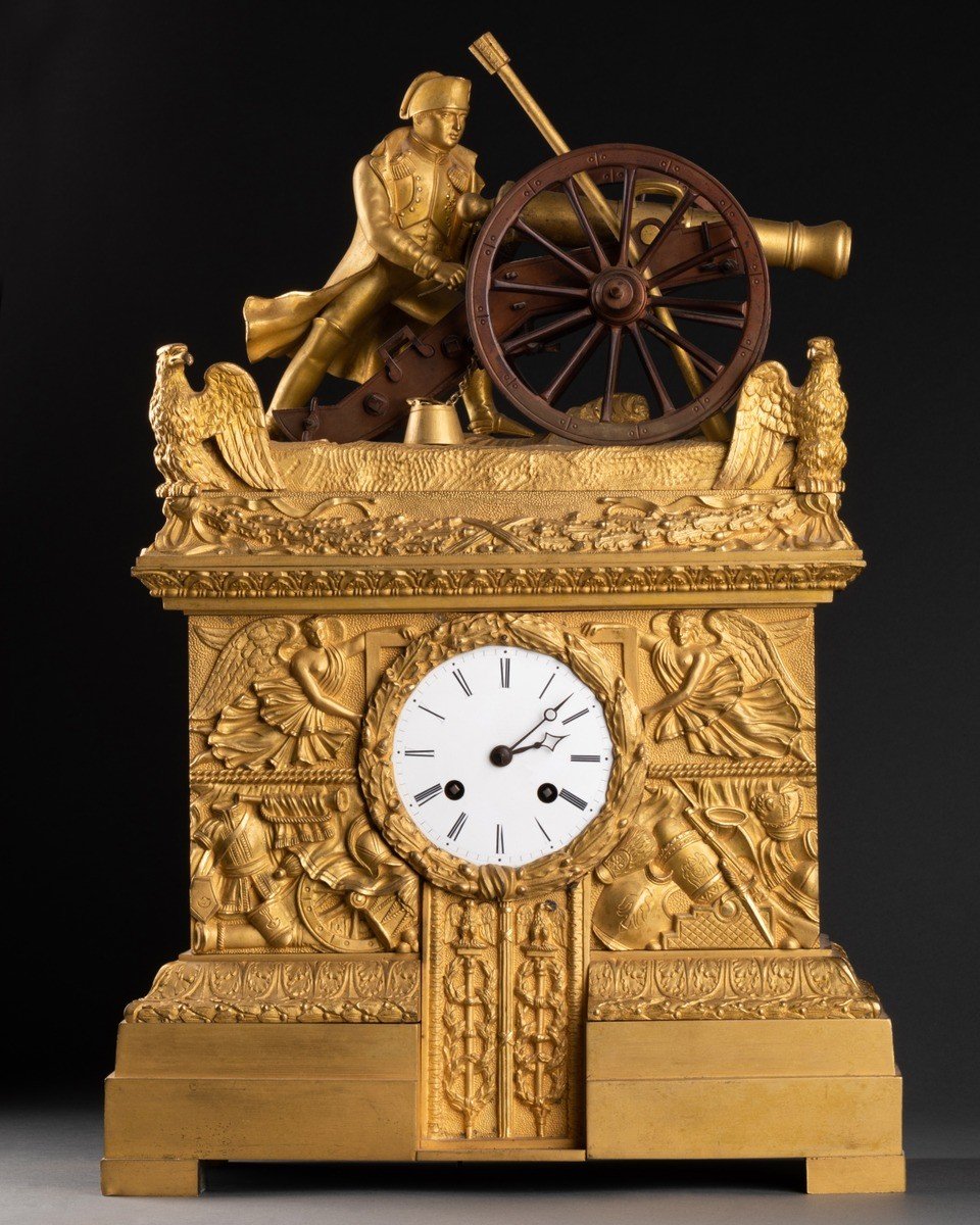 Pendule En Bronze Doré Au Mercure Représentant Napoléon France Vers 1820