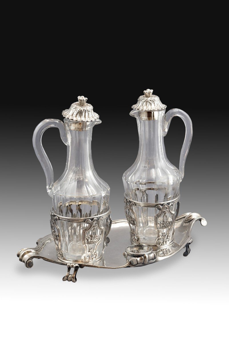 Ensemble De Burettes. Argent Et Verre. René-pierre Ferrier, Paris, 1775.  Marques Contrastées. 