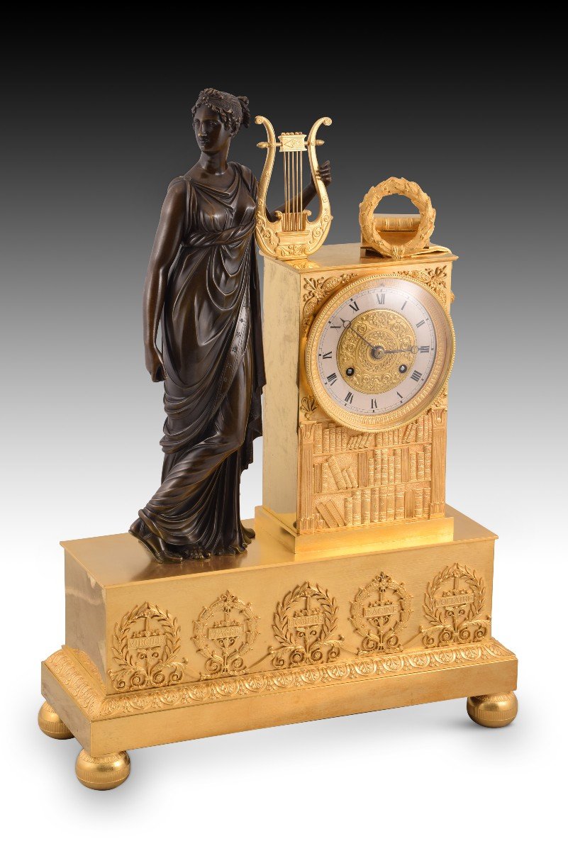 Pendule De Table Avec Muse Et écrivains. Bronze Bleui Et Doré, Machine De Paris. France, XIXe S