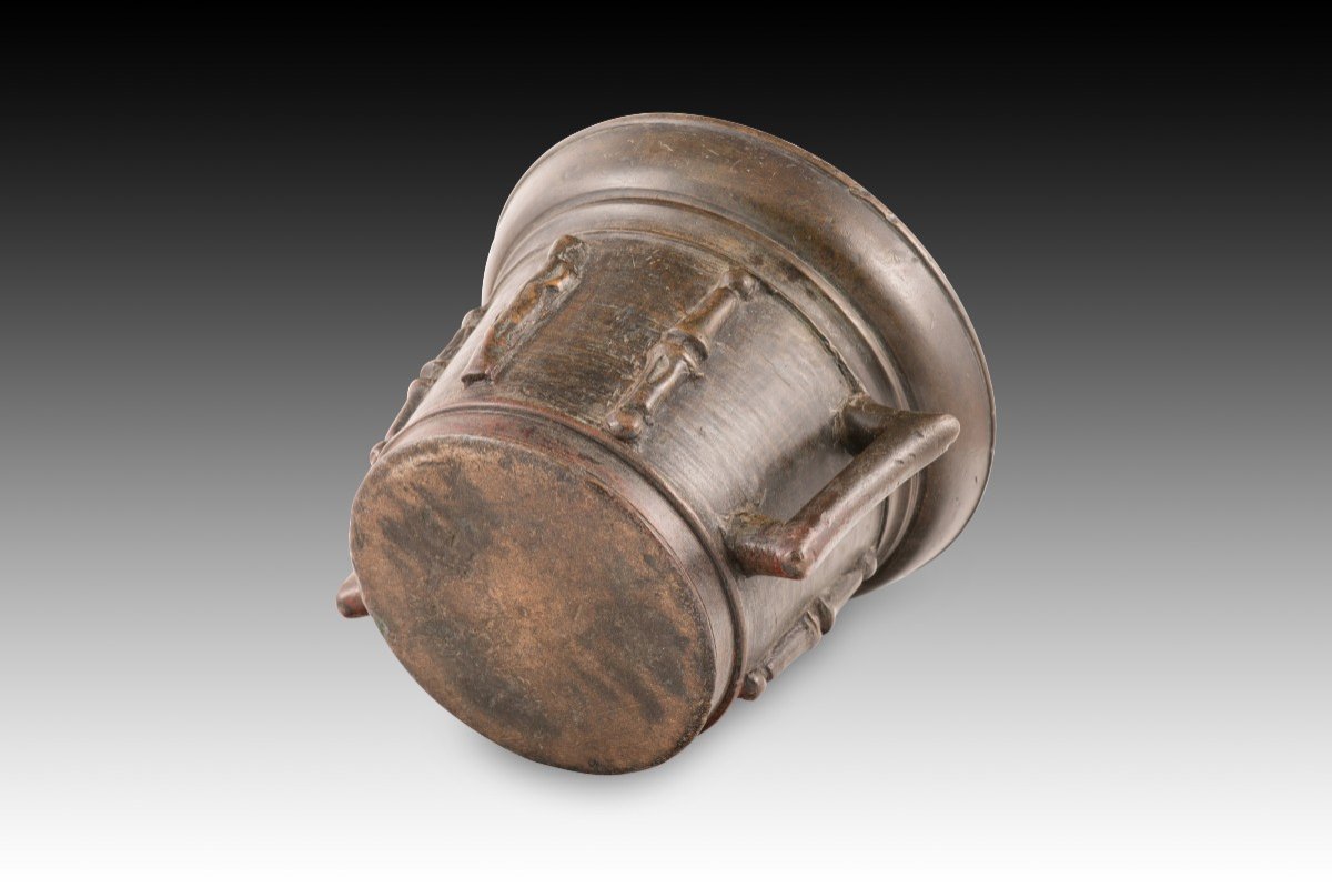 Mortar With Handles. Bronze. 16th Century.  -photo-1