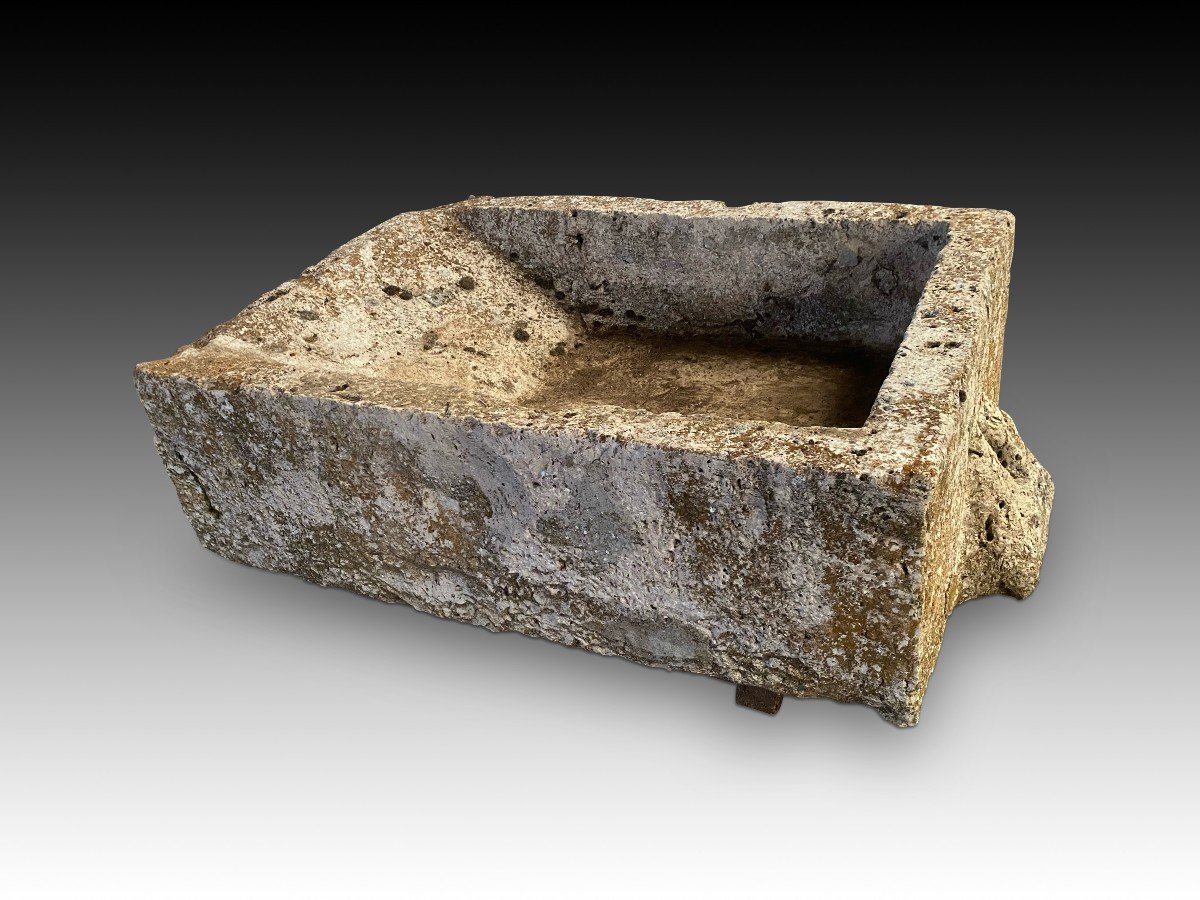 Washbasin. Stone. 18th Century.  