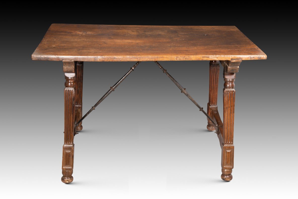 Proantic: Buffet Table. Walnut, Iron. Spanish School, 16th Century.