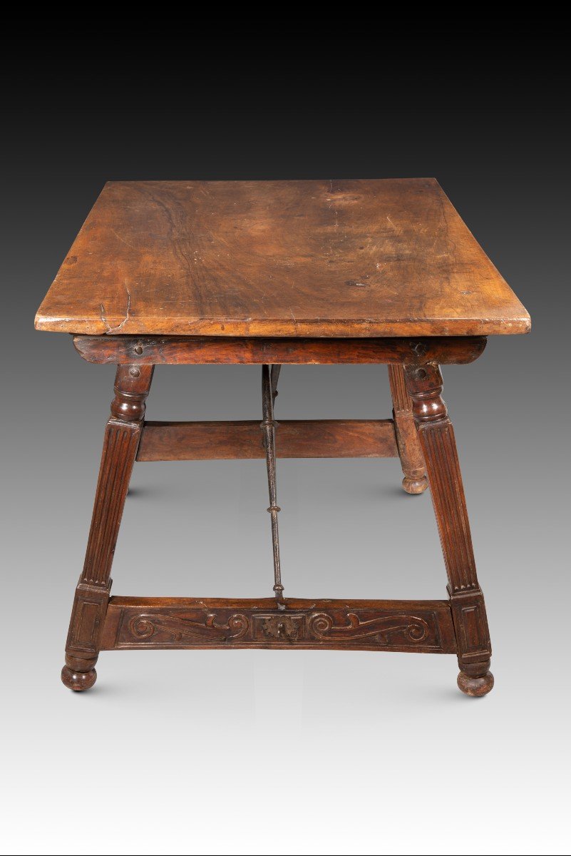 Proantic: Buffet Table. Walnut, Iron. Spanish School, 16th Century.