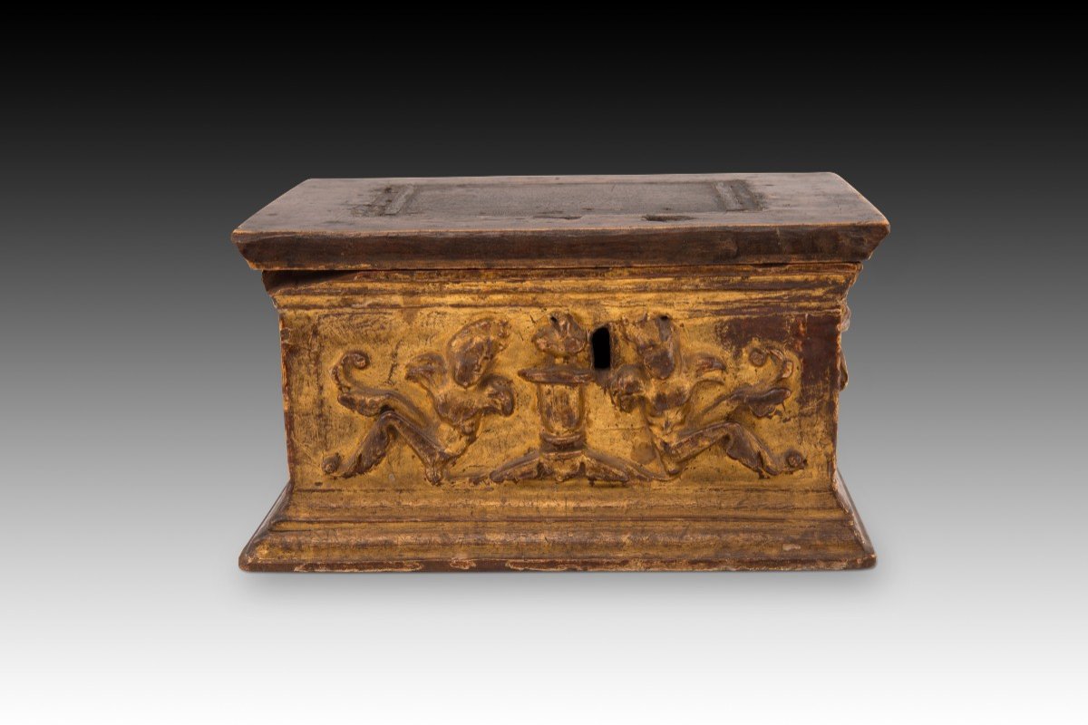 Chest. Carved Wood, Metal. Spanish School, 16th Century.-photo-2