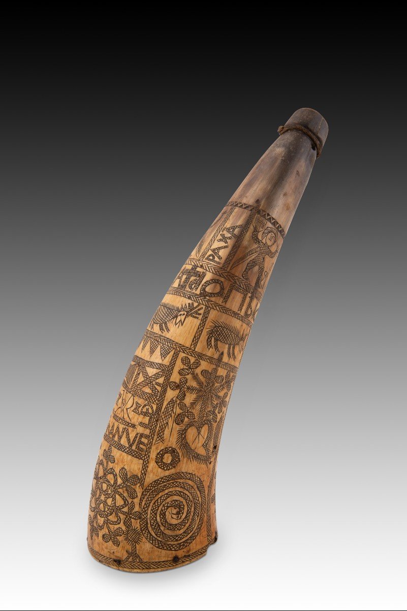 Powder Flask. Engraved Horn, Rope, Stopper. Spain, 19th Century.  -photo-2