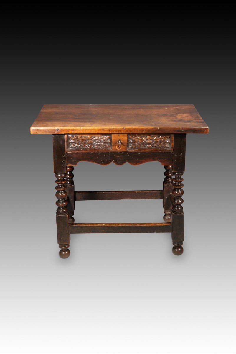 Table. Walnut Wood, Iron. Spanish School, Guadalajara, 17th Century. -photo-2