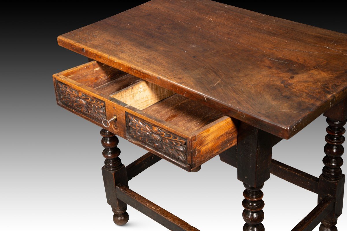 Table. Walnut Wood, Iron. Spanish School, Guadalajara, 17th Century. -photo-2