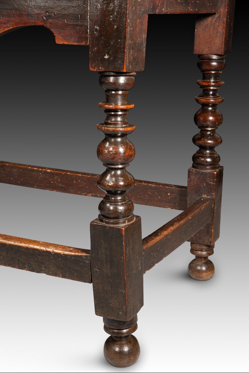 Table. Walnut Wood, Iron. Spanish School, Guadalajara, 17th Century. -photo-6