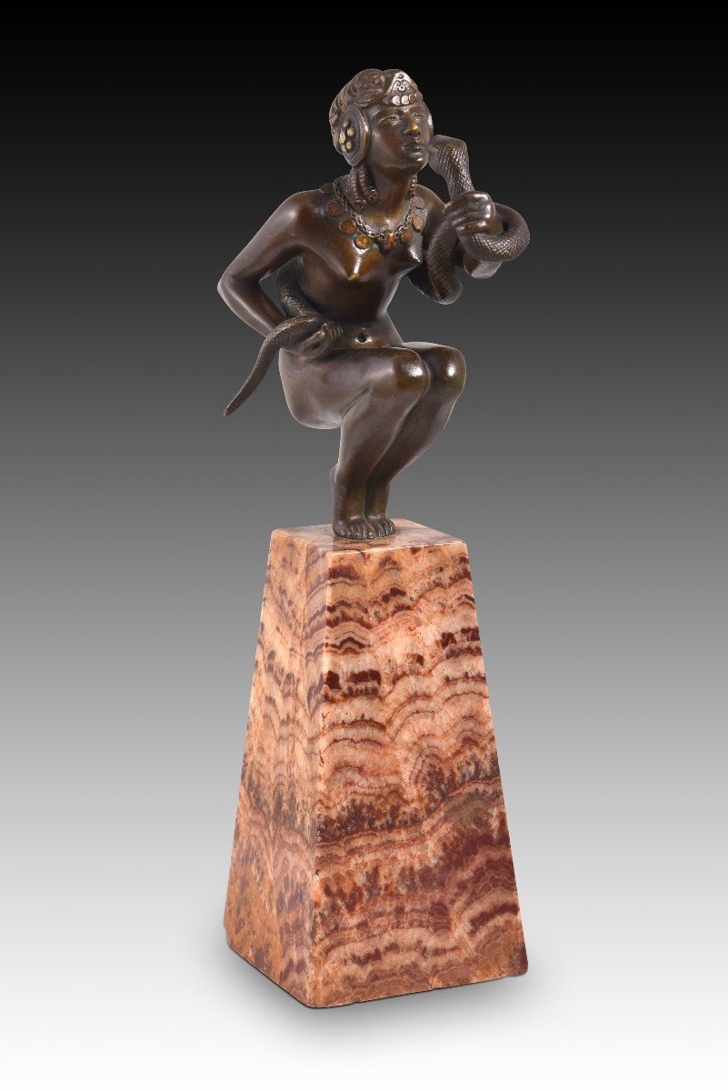 Danseuse Avec Un Serpent Ou Cléopâtre. Bronze, Marbre. Devenet, Claude-marie (1851-paris, 1931)