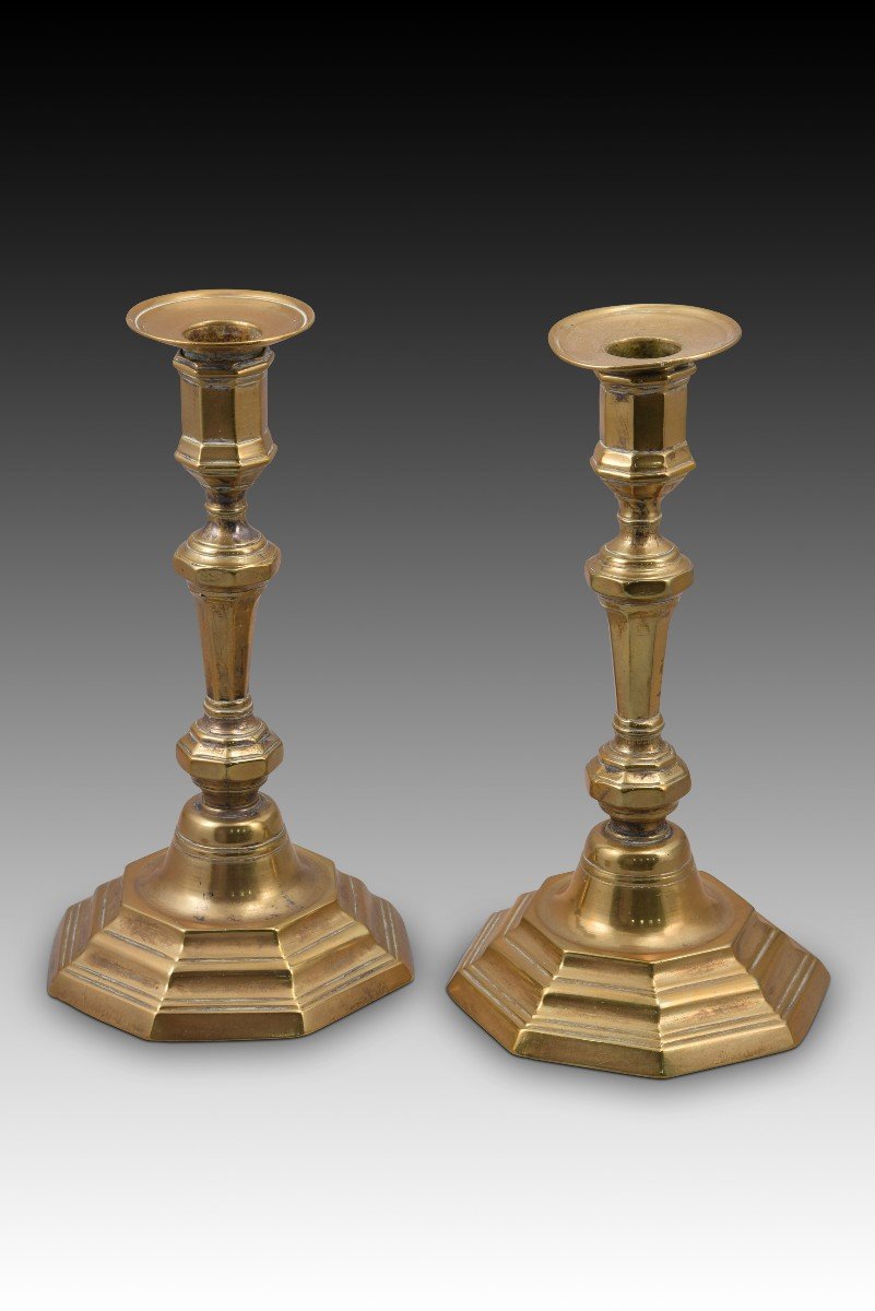 Pair Of Candlesticks. In Bronze. France, 18th Century.  -photo-3