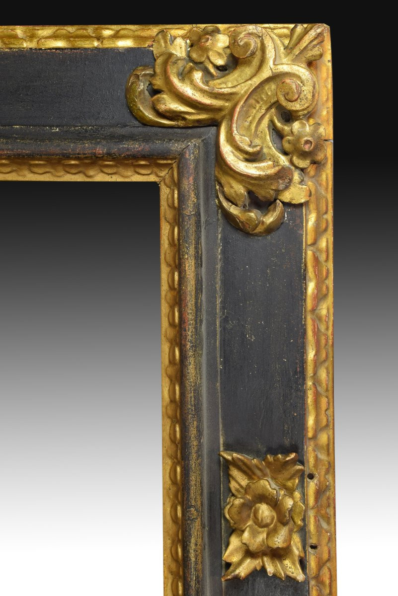 Frame. Carved And Polychrome Wood. 17th Century.  -photo-2