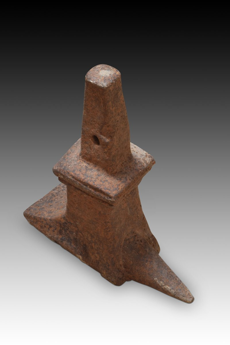 Forge Anvil. Wrought Iron. Possibly Spain, 17th Century. -photo-4