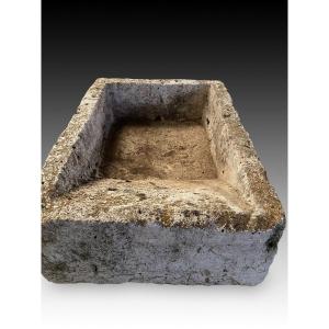 Rectangular Washbasin. Stone. 18th Century. 