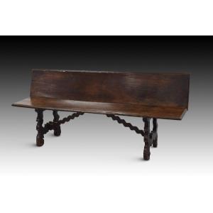 Bench. Walnut. Spanish School, 17th Century. 