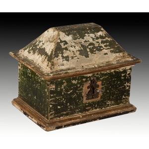 Small Roof Chest With Remains Of Polychromy, 16th Century. 