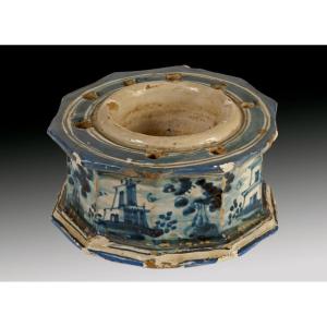 Talavera Inkwell, 18th Century. Glazed Ceramic.  